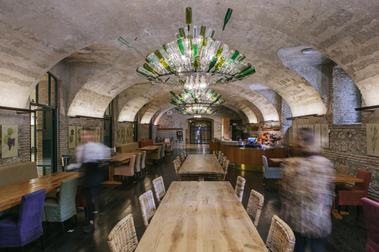 Tsinandali Estate, A Radisson Collection Hotel Bagian luar foto Restaurant in the wine cellar